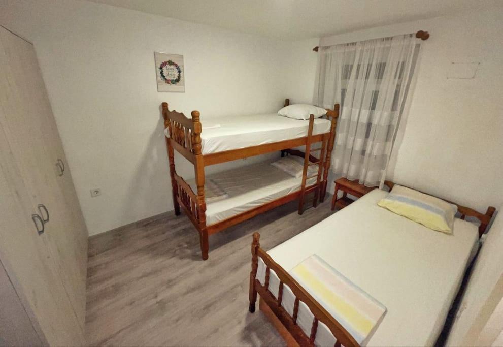 1-bedroom With 3 Beds + Private Parking *