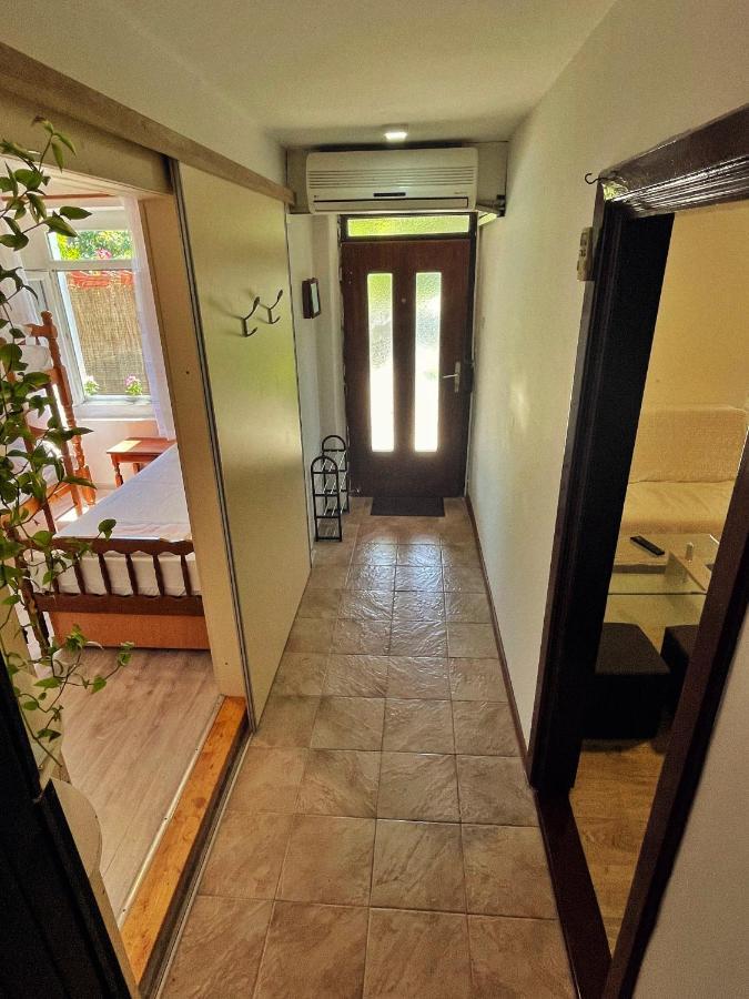1-bedroom With 3 Beds + Private Parking Daire
